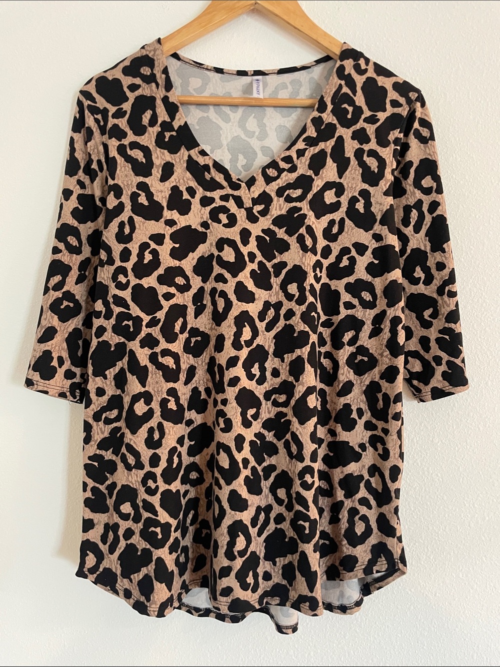 Piphany Leopard Print V-Neck Tunic Top